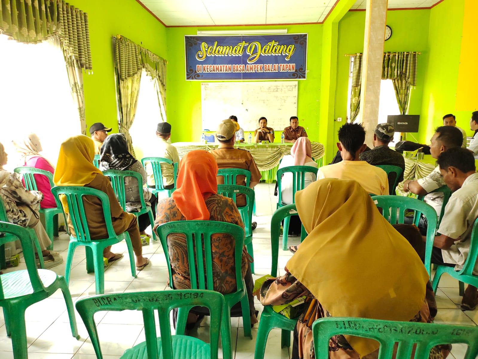 Rapat Koordinasi Persamaan Persepsi Pemilihan Bamus Kecamatan Basa Ampek Balai Tapan