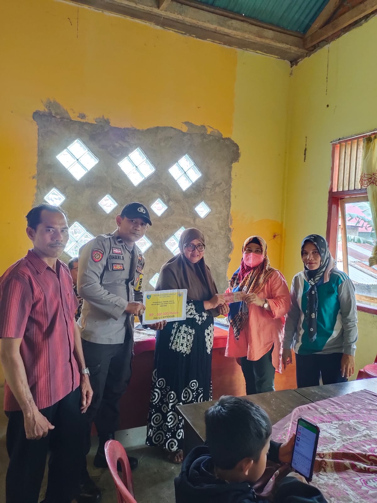 Penyaluran BLT DD Nagari Bukit Buai Tapan