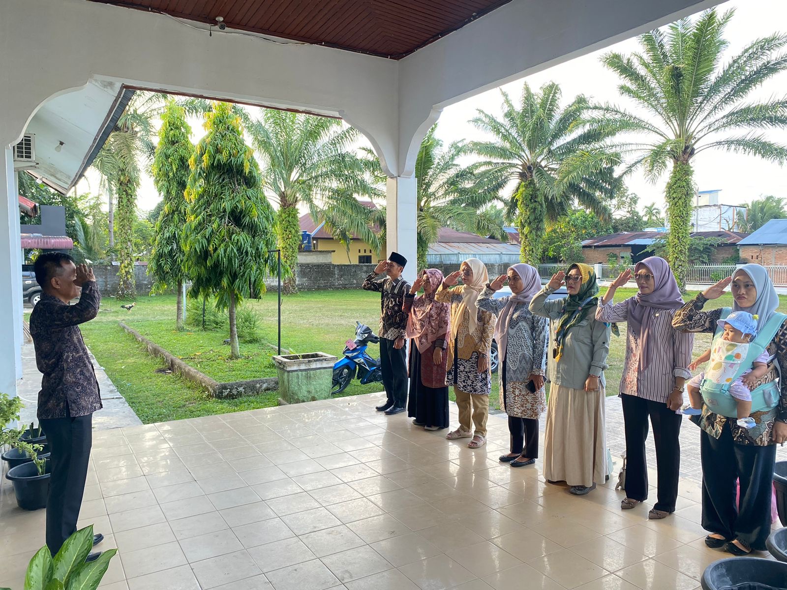 Apel Pagi Pegawai Kantor Kecamatan Basa Ampek Balai Tapan 22 Mei 2025