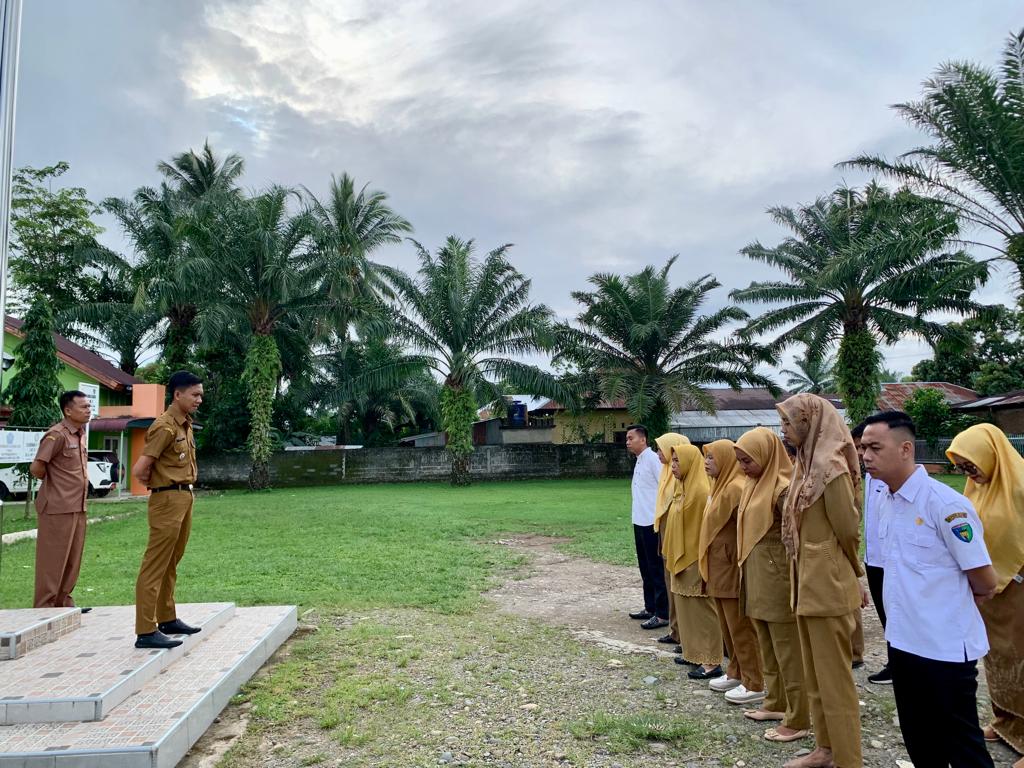 Apel Pagi di Hari Senin 10 Juli 2023 Pegawai Kantor Kecamatan Basa Ampek Balai Tapan
