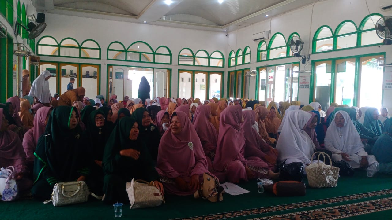 Camat Basa Ampek Balai Tapan Menghadiri BKMT Gabungan