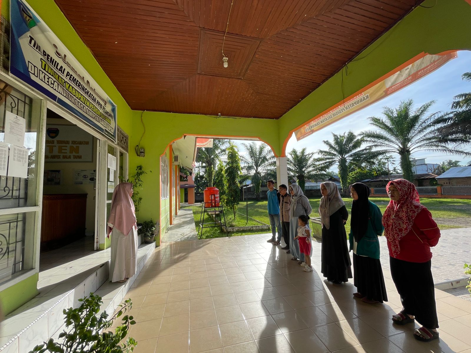 Apel Pagi di hari Jum’at Pegawai Kantor Kecamatan Basa Ampek Balai Tapan