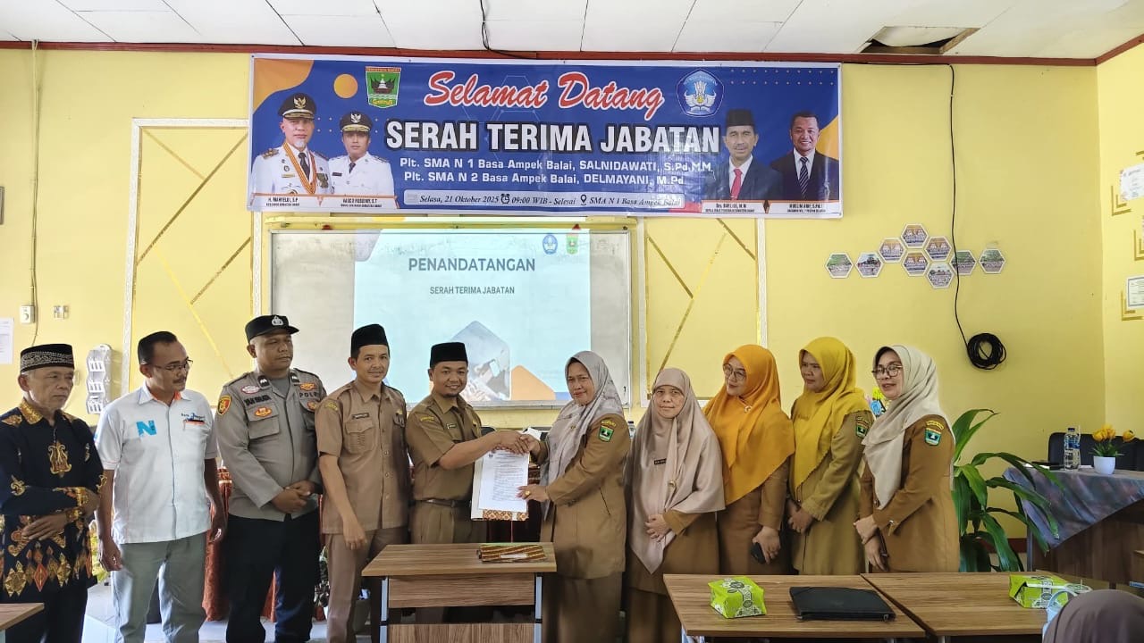Kasi Trantib Menghadiri Cara Serah Terima Jabatan Kepala Sekolah SMA N 1 dan SMA N 2 Basa Ampek Bala