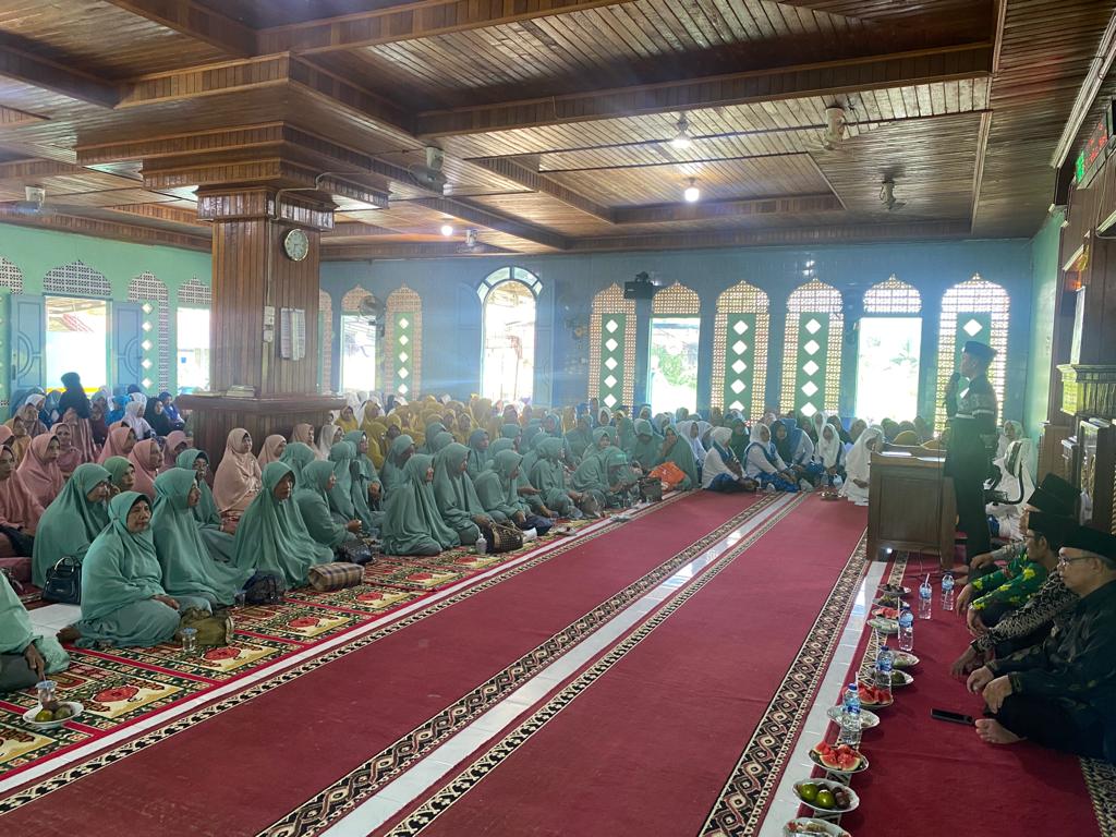 Camat Basa Ampek Balai Tapan Menghadiri Acara BKMT Gabungan