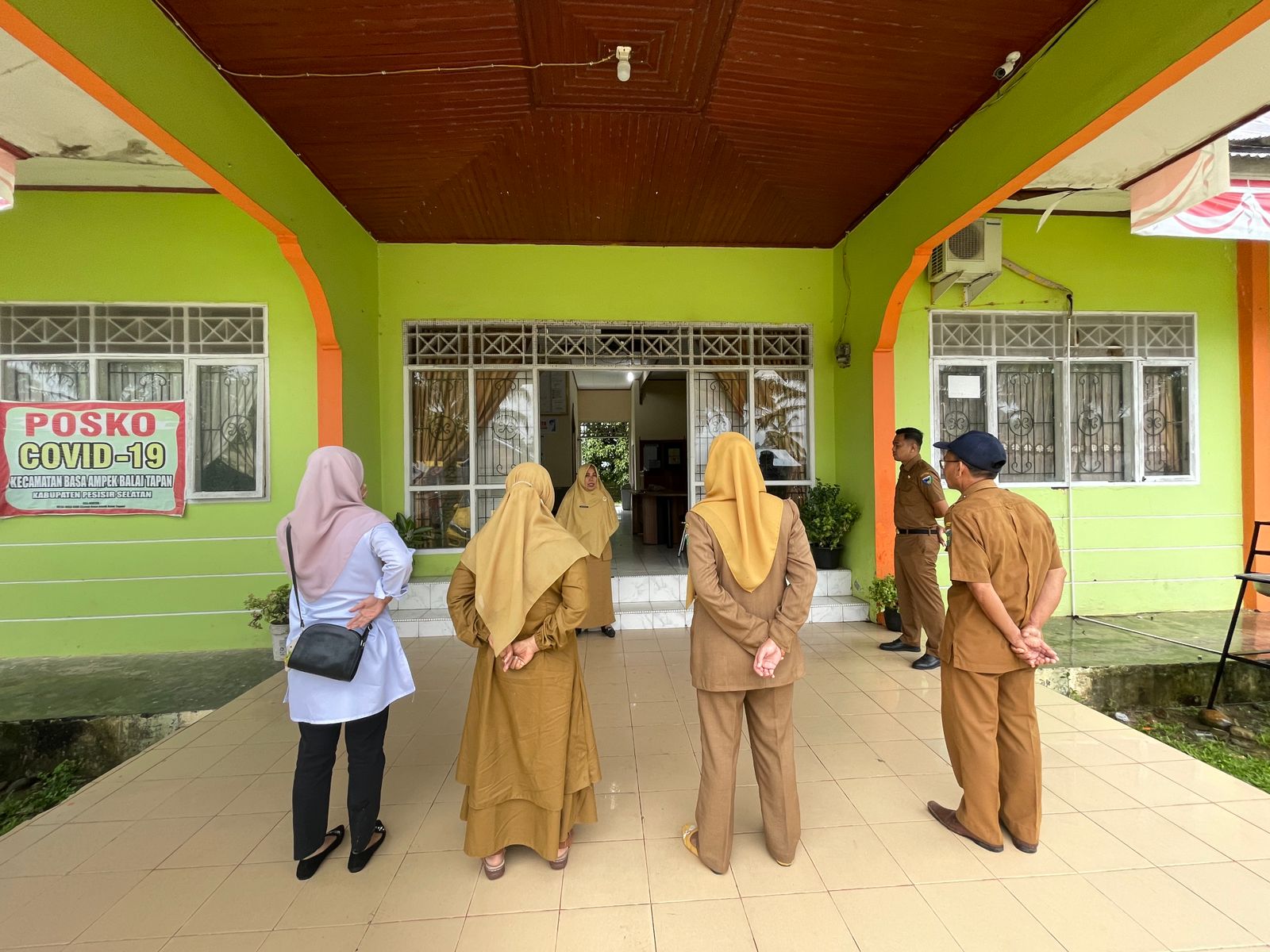 Kantor Kecamatan Basa Ampek Balai Tapan melaksanakan Apel Pagi di Hari Senin