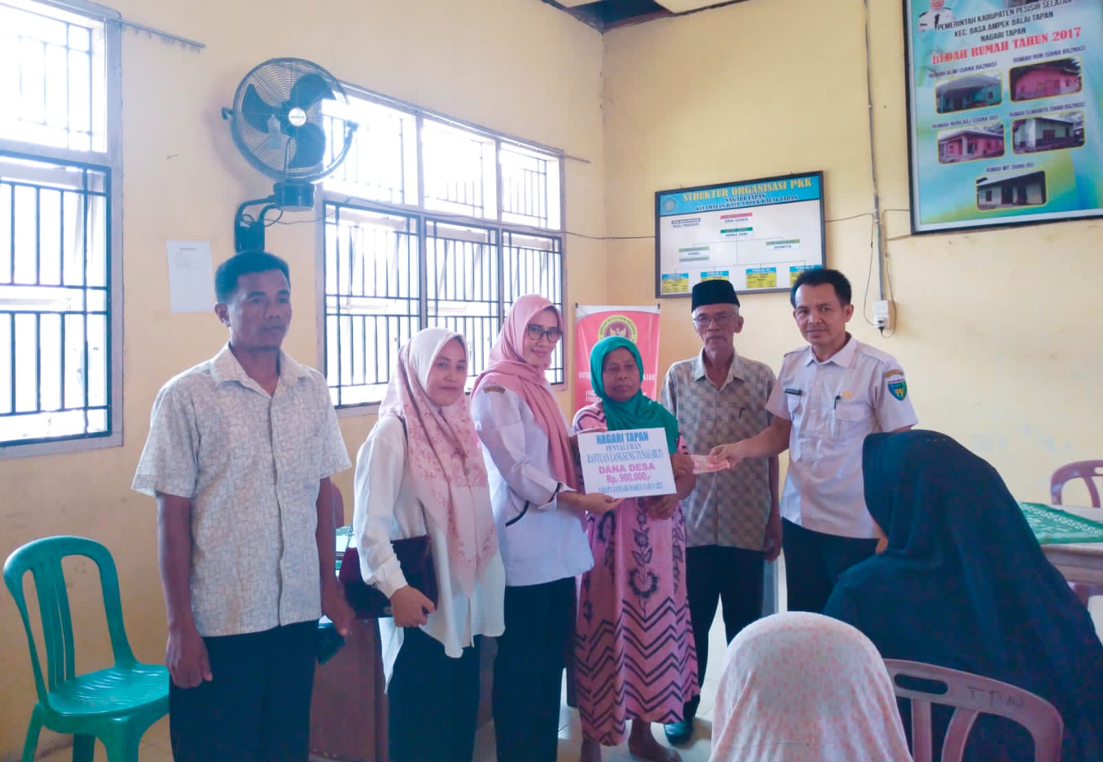 Penyaluran BLT DD Tahap I Nagari Tapan