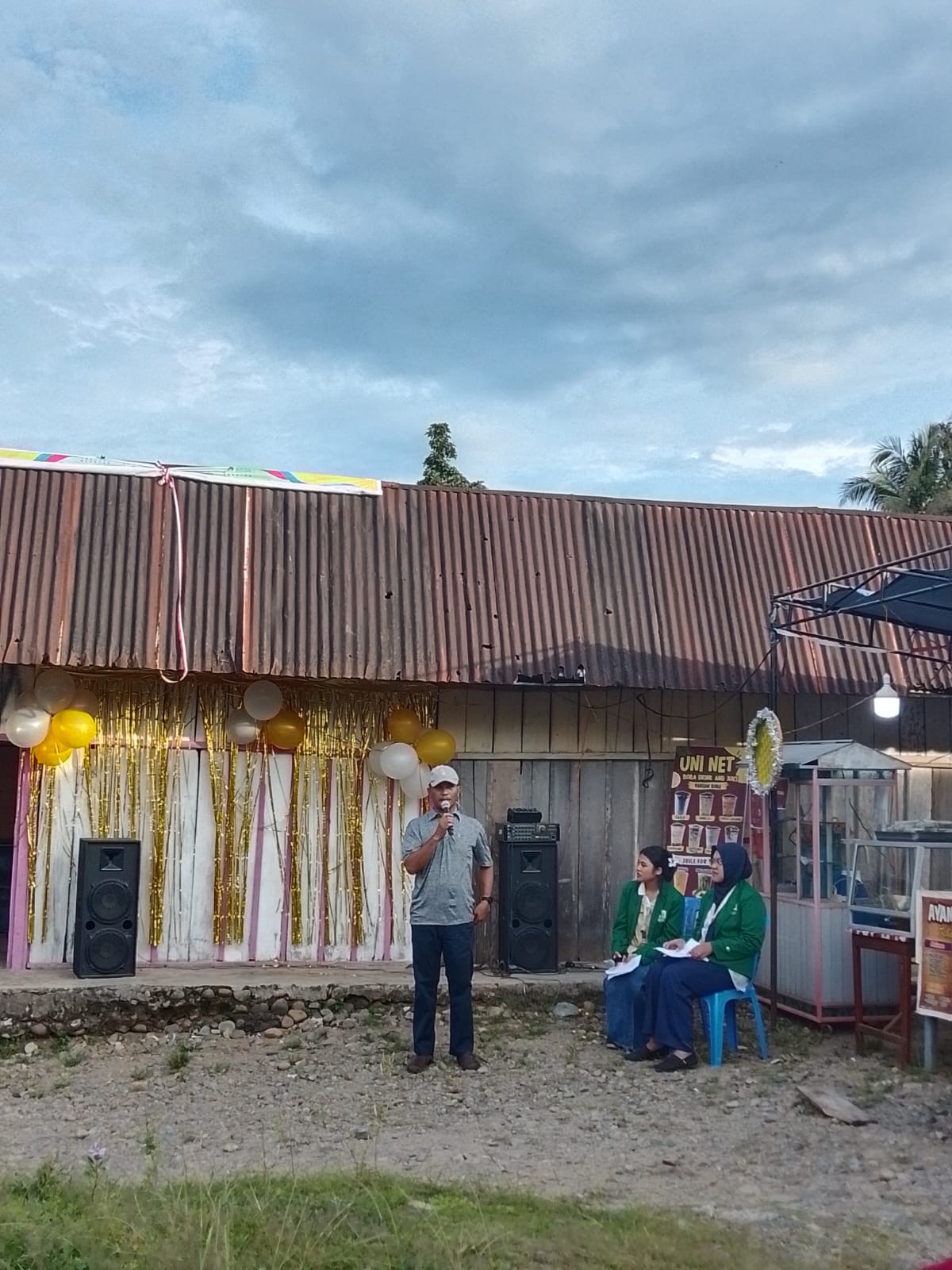 Camat Basa Ampek Balai Tapan Resmikan Acara Bazzar Makanan dan UMKM di Pasar Tapan