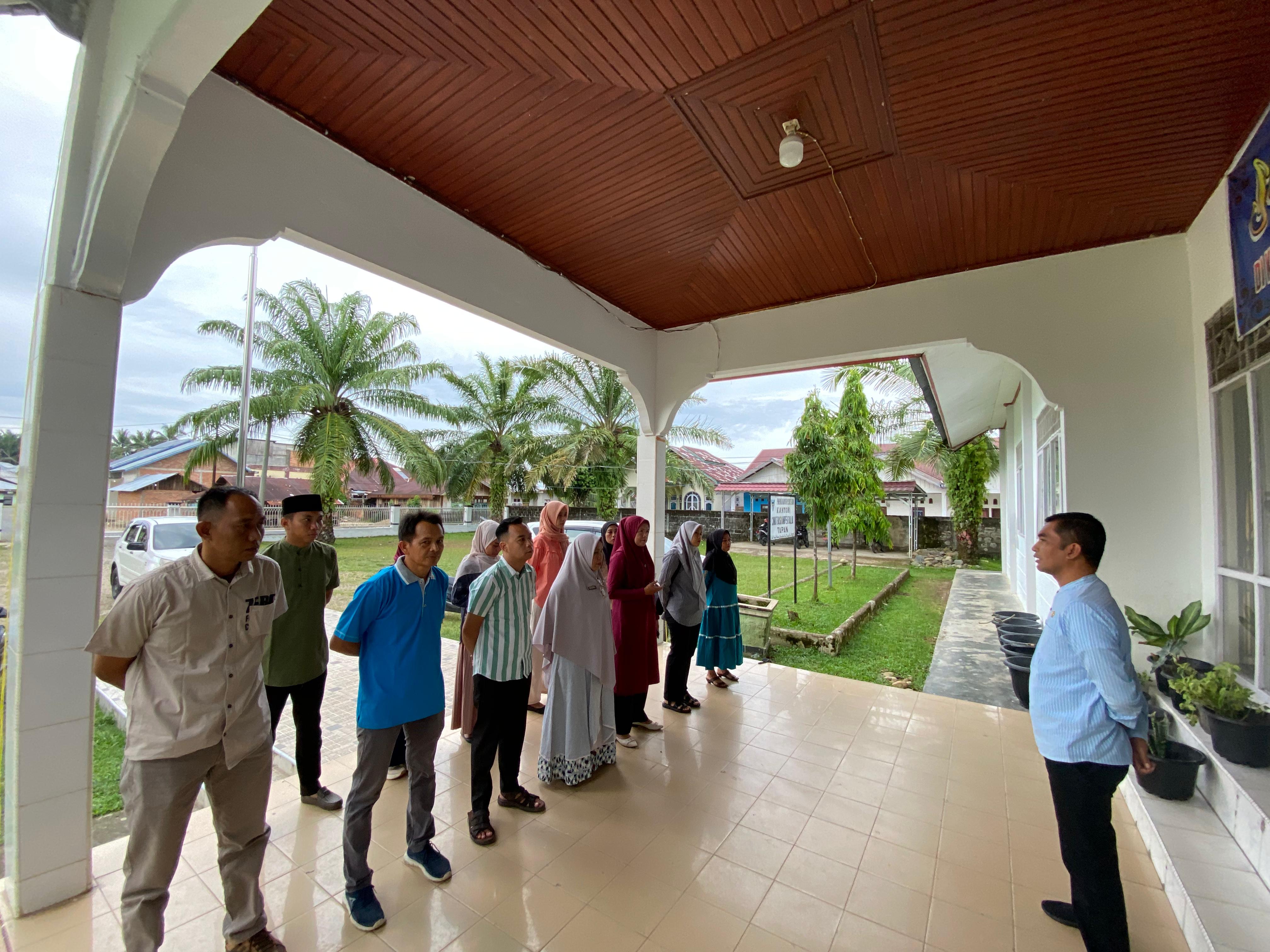 Apel Pagi Pegawai Kantor Kecamatan Jum’at 04 Juli 2025