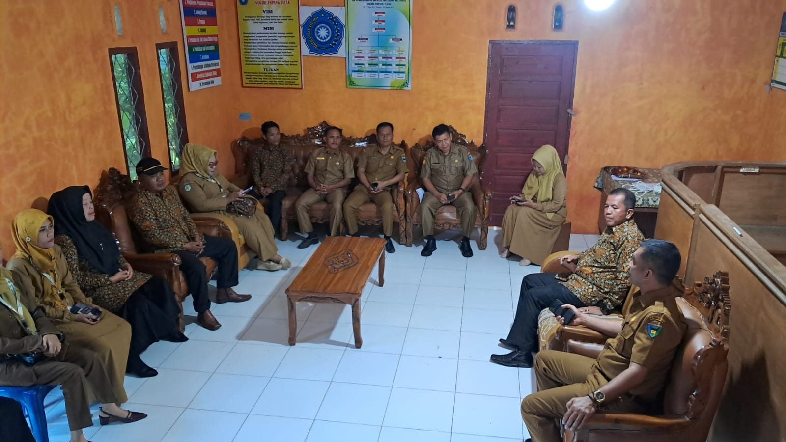 Camat Basa Ampek Balai Tapan Melaksanakan Rapat Koordinasi dengan Pemerintah Nagari Ampang Tulak Tap