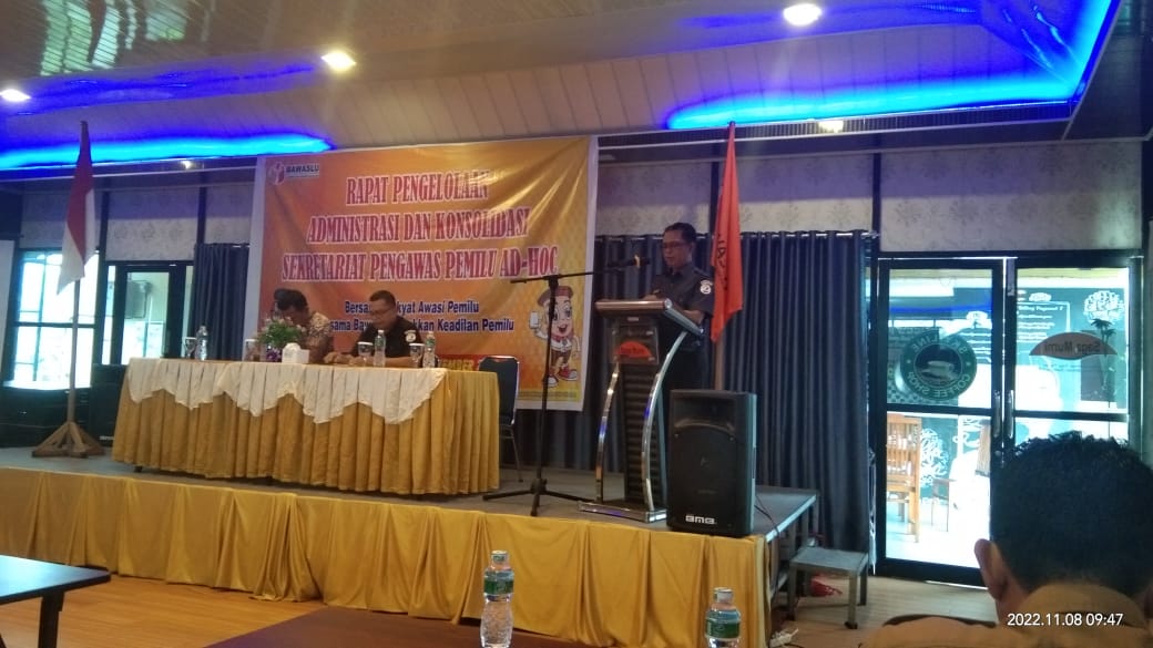 Rapat Pengelolaan Administrasi dan Konsolidasi Sekretarian Pengawas Pemilu Adhoc