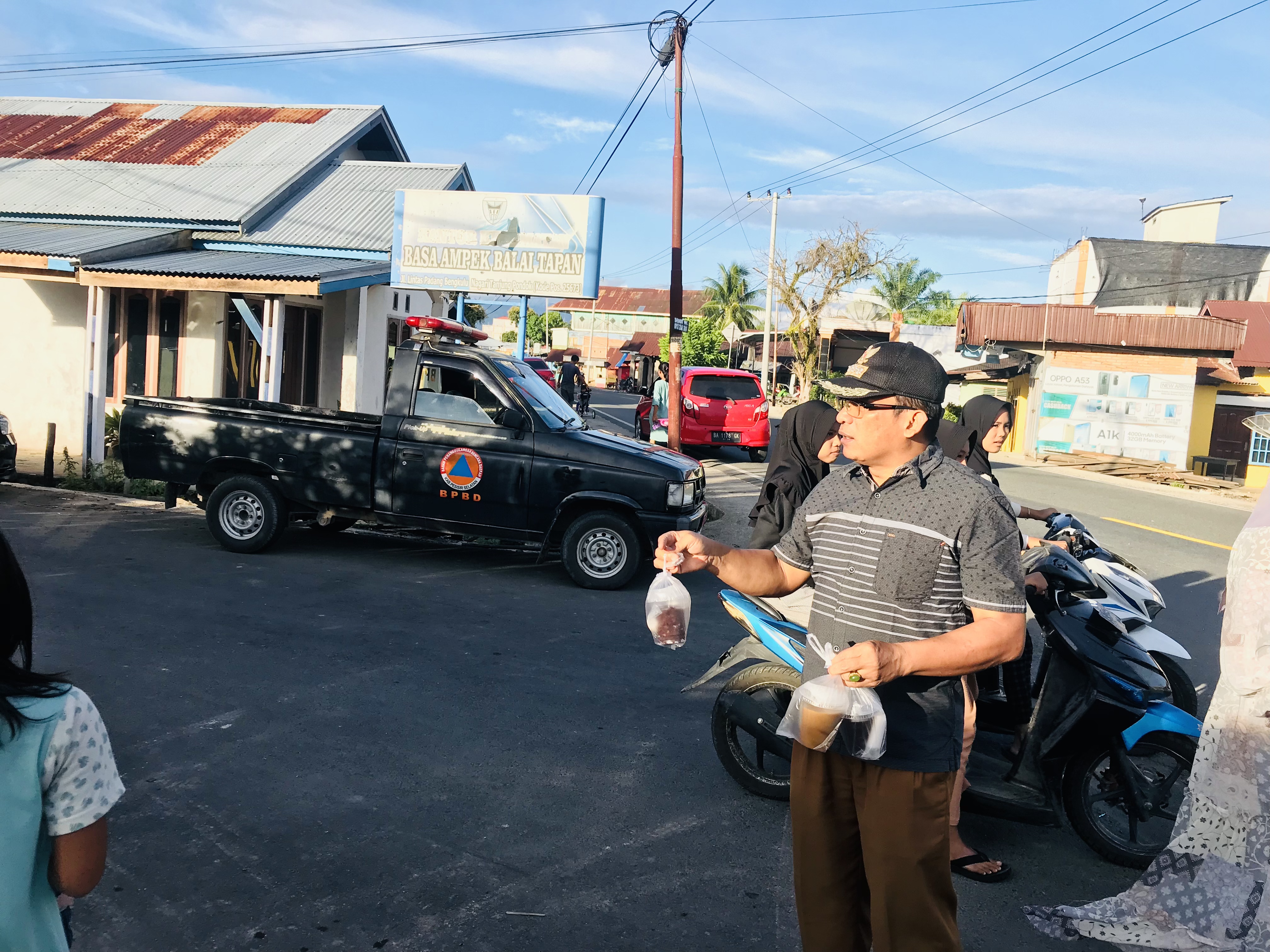 Kecamatan Basa Ampek Balai Tapan Berbagi Ta’jil Gratis