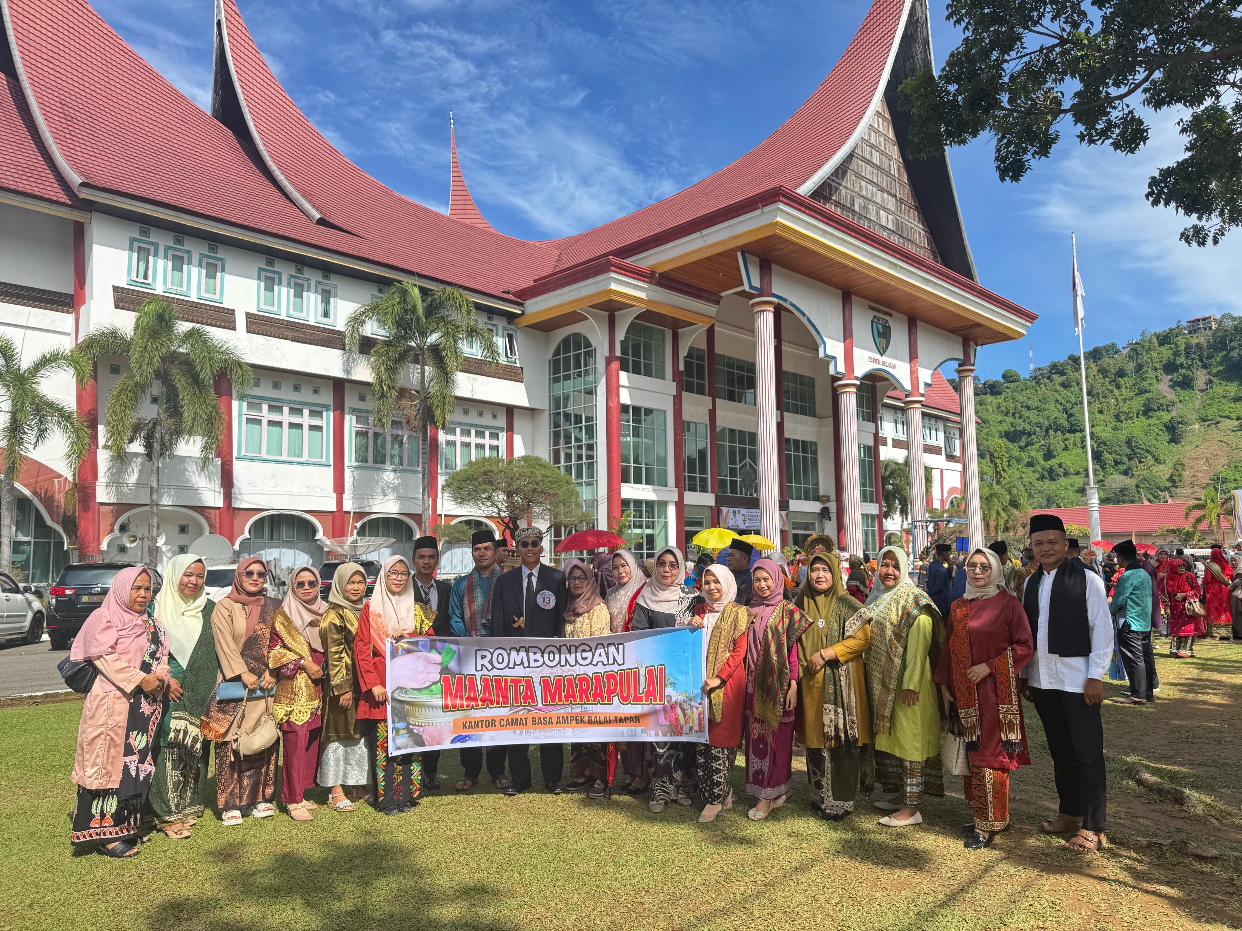 Kecamatan Basa Ampek Balai Tapan Mengikuti Acara Festival Budaya di Painan Pesisir Selatan