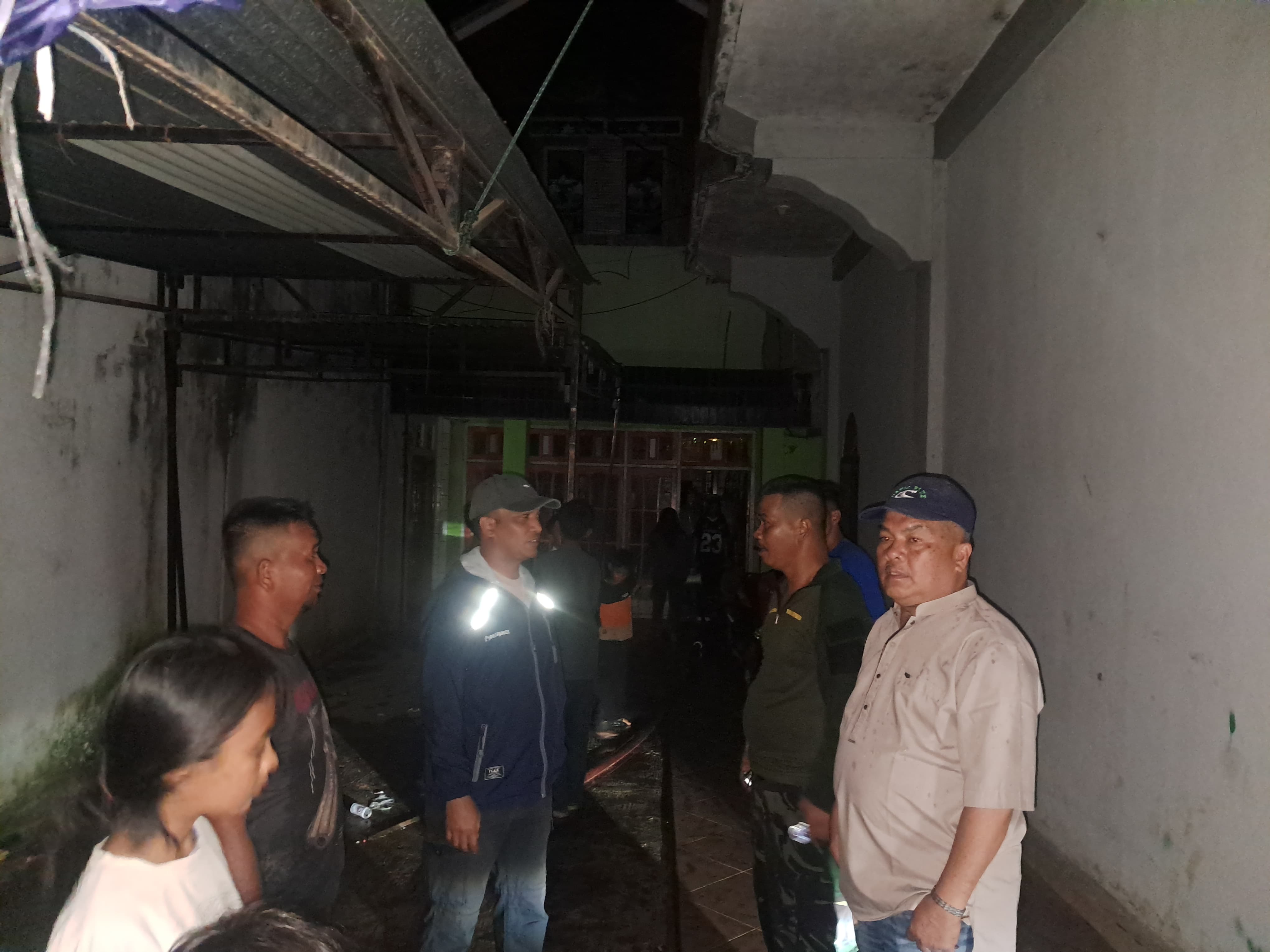 Camat Basa Ampek Balai Tapan Mengunjungi Rumah Warga Korban Kebakaran di Nagari Tanjung Pondok Tapan