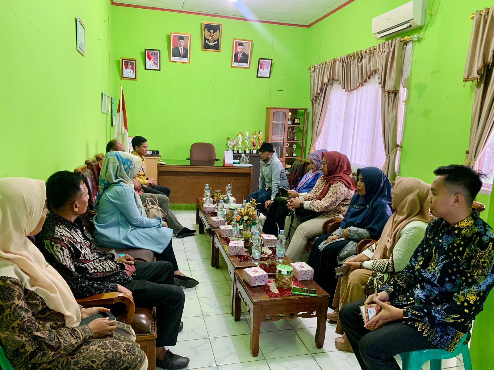 Monitoring dan Evaluasi Keterbukaan Informasi Publik di Kecamatan Basa Ampek Balai Tapan