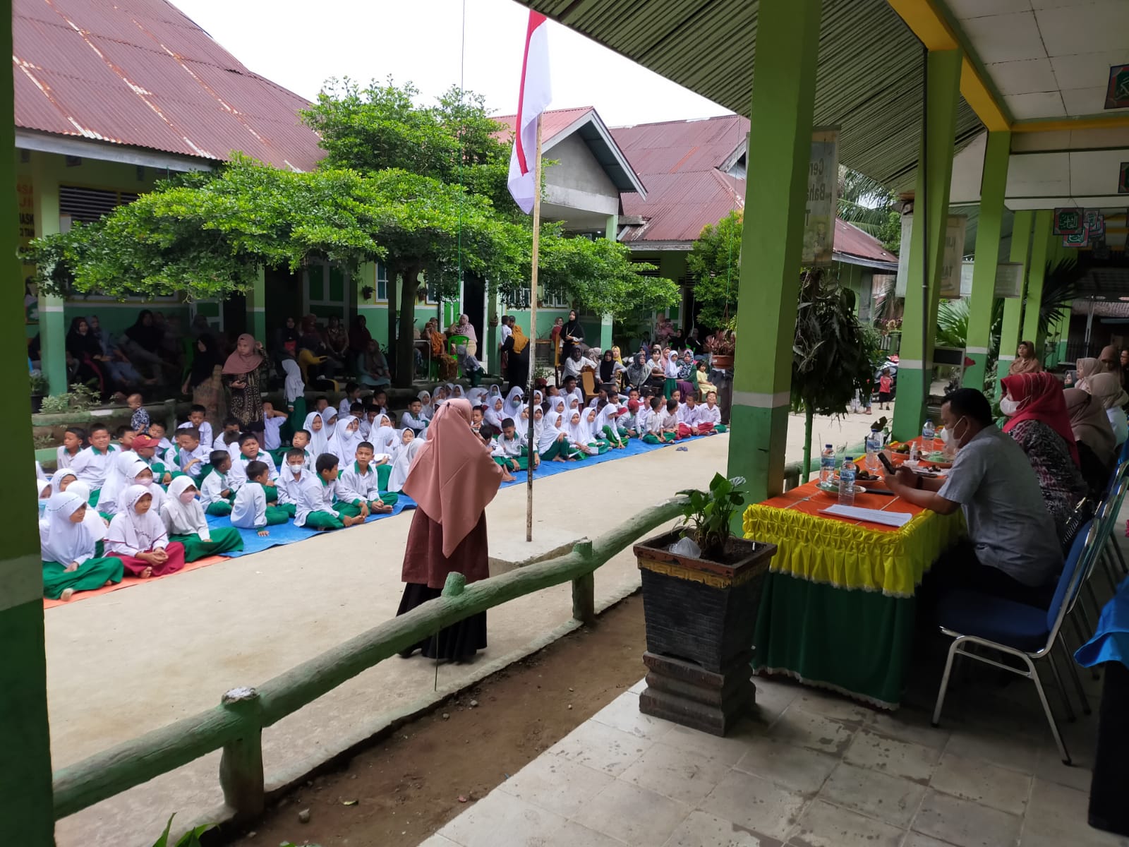 Sosialiasasi Vaksinasi Anak Usia 6-11 Tahun di MiN 12 Pesisir Selatan