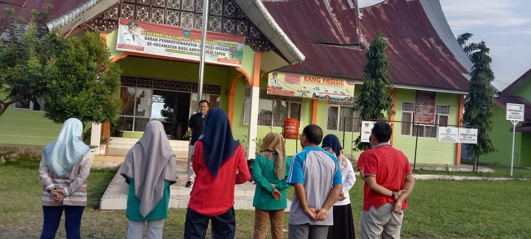 Apel Pagi di Hari Jumat 05 Januari 2024 Pegawai Kantor Kecamatan Basa Ampek Balai Tapan