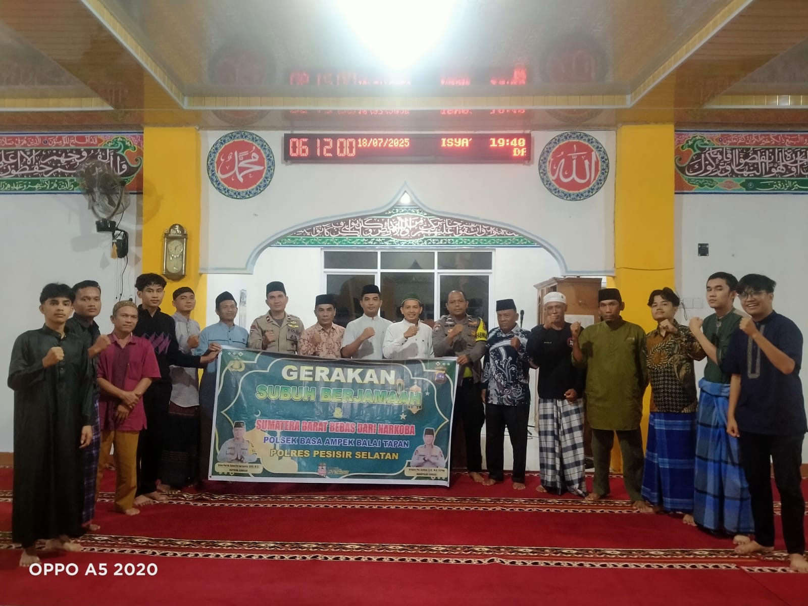 Camat Basa Ampek Balai Tapan menghadiri acara Gerakan Subuh Berjamaah