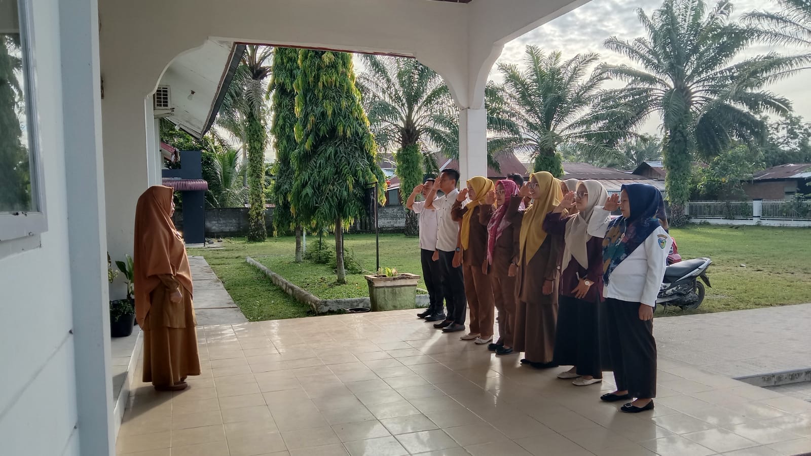 Apel Pagi Pegawai Kantor Kecamatan Basa Ampek Balai Tapan 18 November 2025