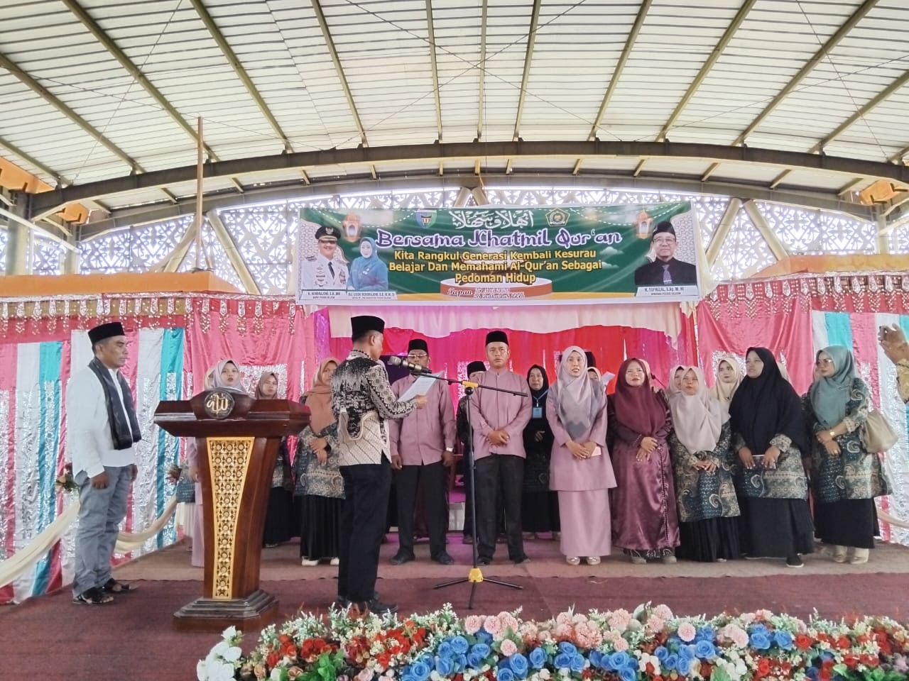 Camat Basa Ampek Balai Tapan Menghadiri Acara Khatam Al Quran di Kecamatan Basa Ampek Balai Tapan