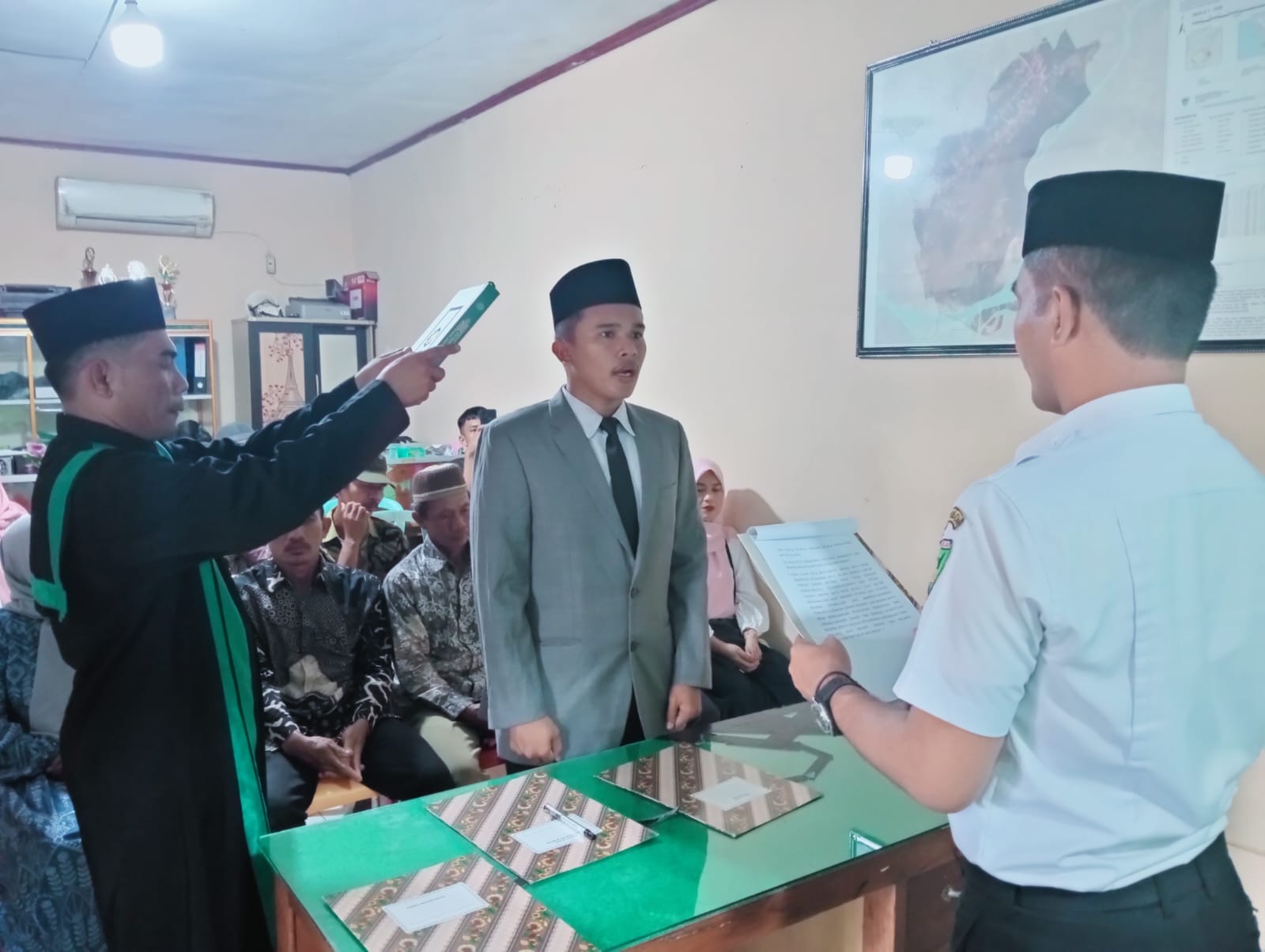 Camat Basa Ampek Balai Tapan Menghadiri Acara Pelantikan Anggota BAMUS unsur Pemuda di Nagari Batang