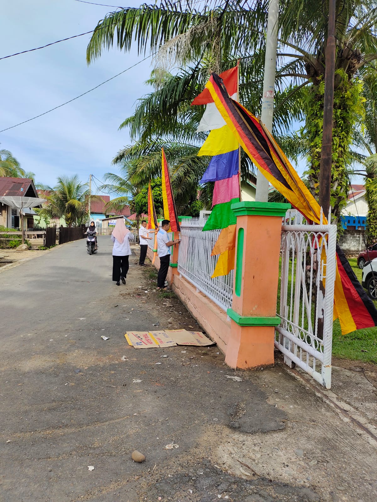 Pegawai Kantor Kecamatan Basa Ampek Balai Tapan Melaksanakan Goro Bersama