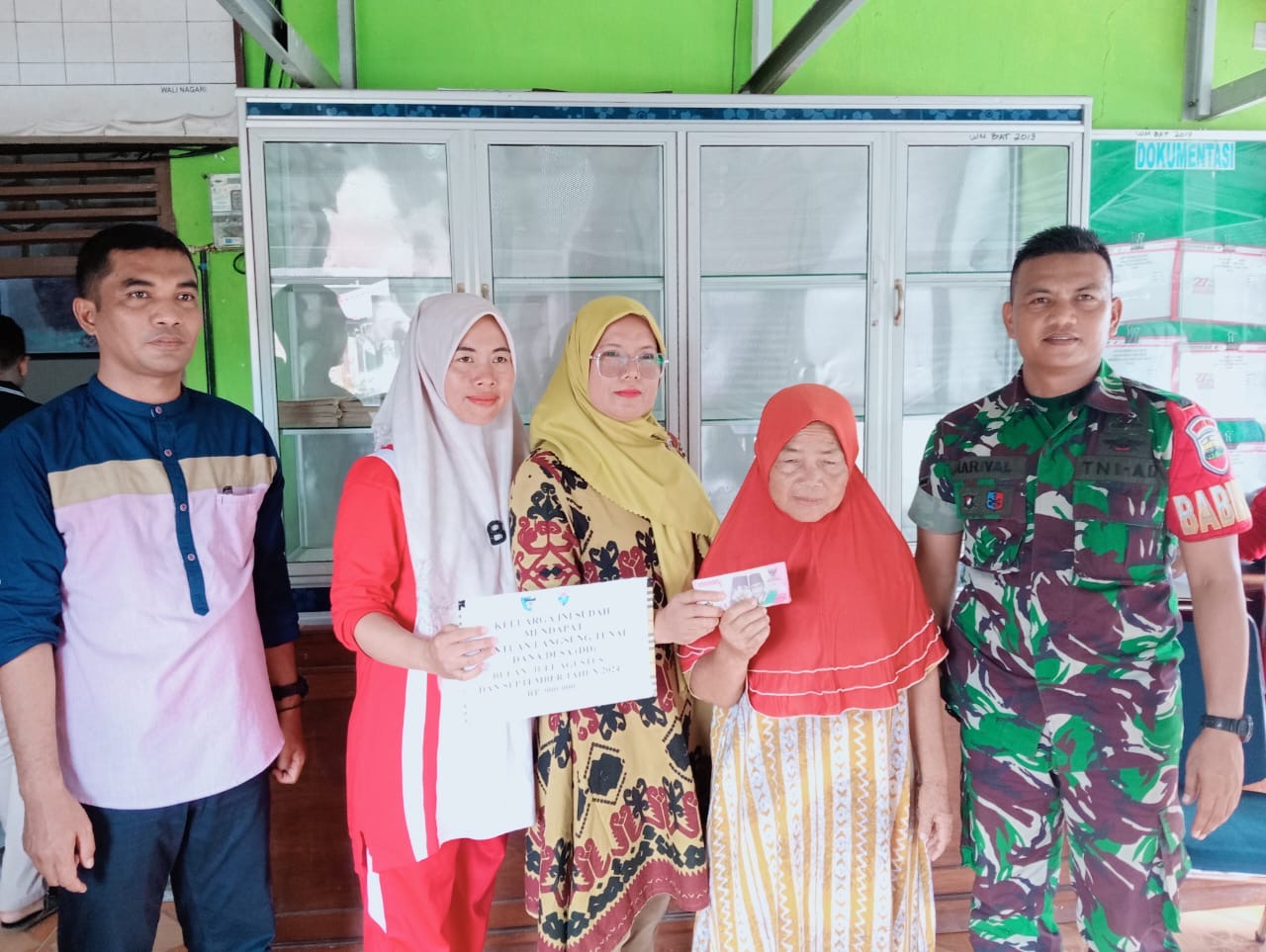 Camat Basa Ampek Balai Tapan Mendapingi Penyaluran BLT Tahap 3 Nagari Batang Arah Tapan