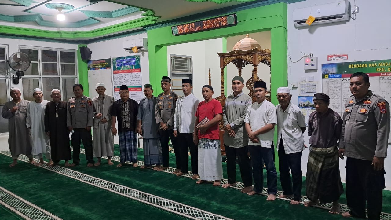Camat Basa Ampek Balai Tapan melaksanakan Kegiatan Subuh Berjamaah di Mesjid Jannatul Ma’wa Nagari P