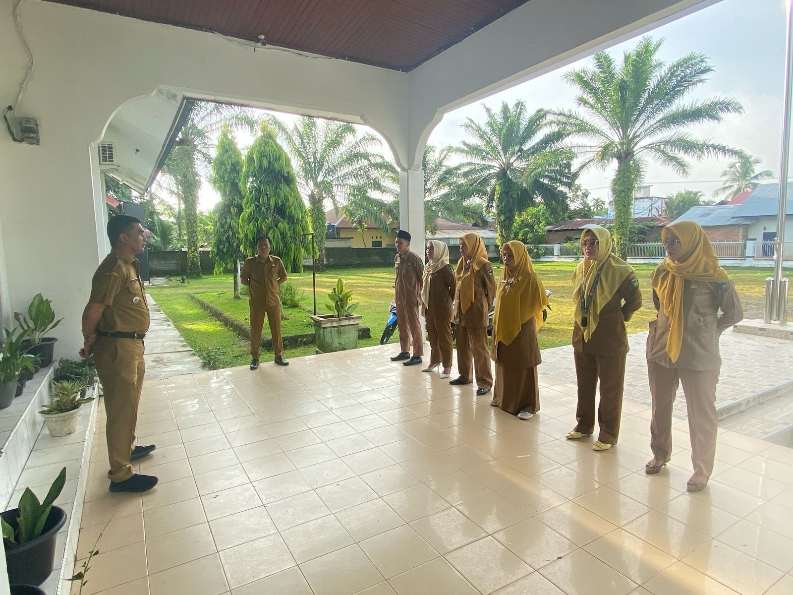 Apel Pagi Pegawai Kantor Kecamatan Basa Ampek Balai Tapan Tanggal 28 April 2025