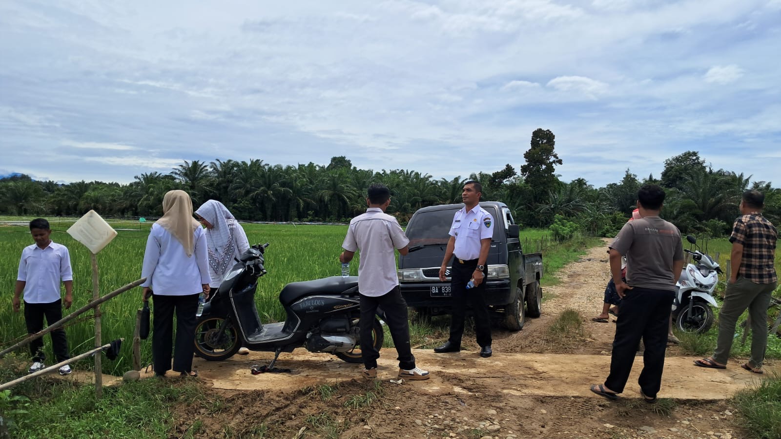 Camat Basa Ampek Balai Tapan melakukan Monitoring kegiatan fisik dari Dana Nagari di Nagari Koto Ana