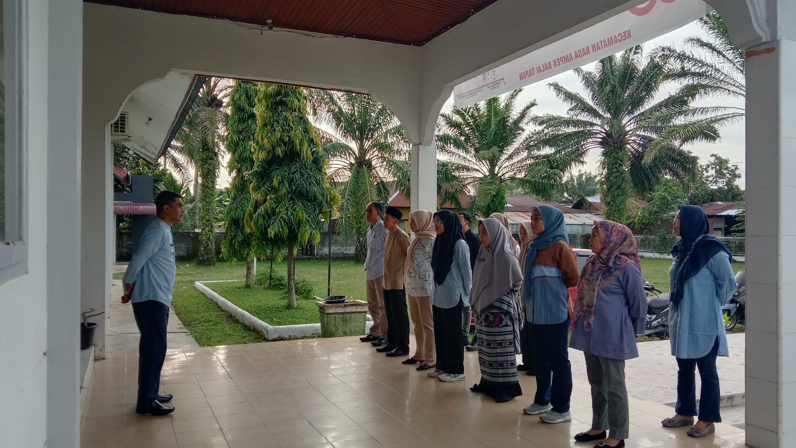 Apel Pagi Pegawai Kantor Kecamatan Basa Ampek Balai Tapan Jumat 19 September 2025