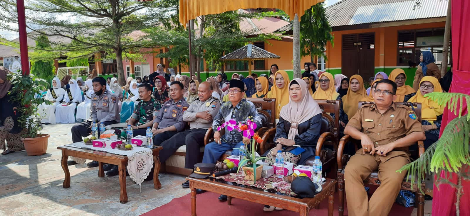 Camat Basa Ampek Balai Tapan Menghadiri acara Perpisahan Di UPT SMP N 1 BAB Tapan