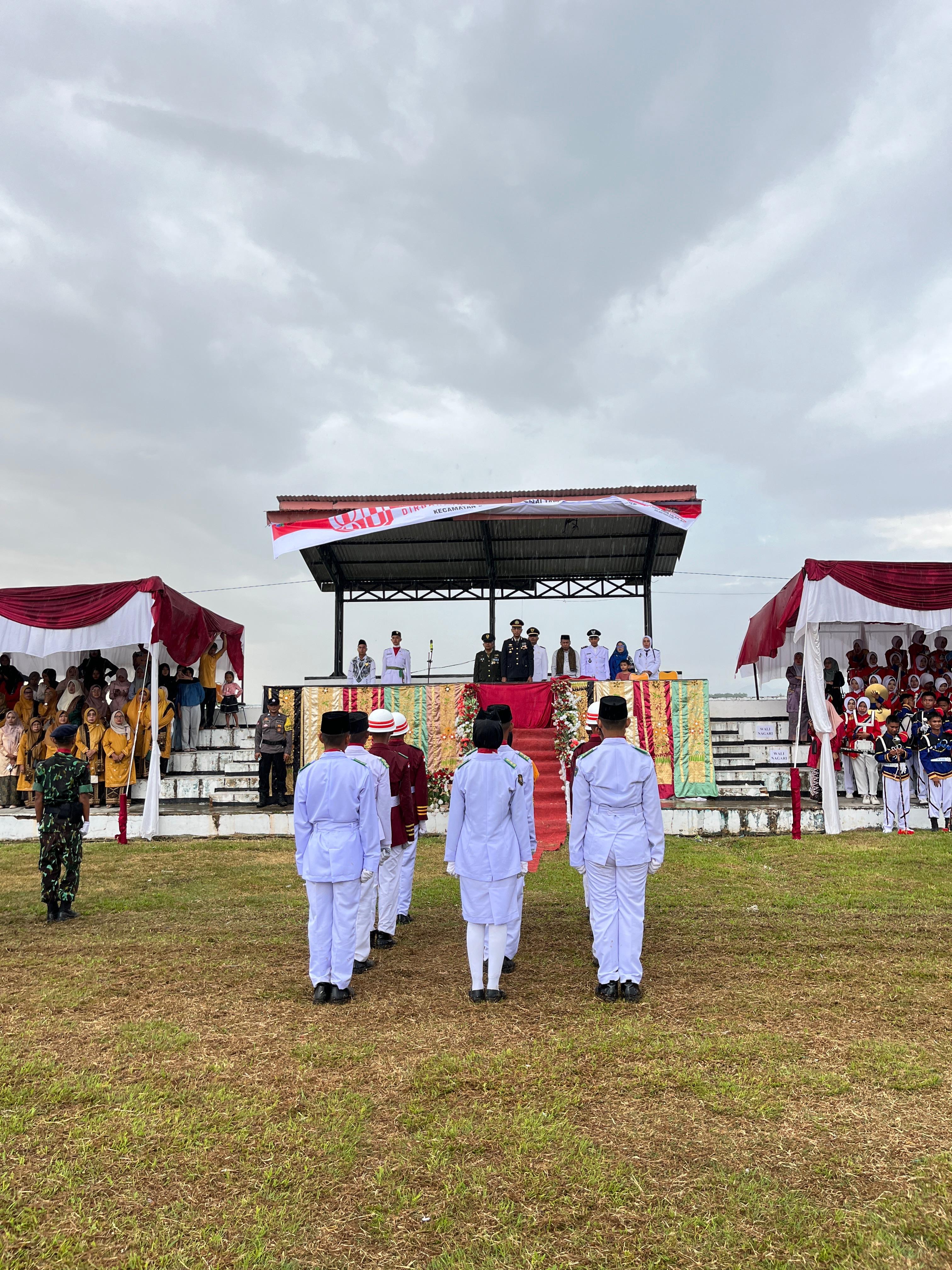 Upacara Penurunan Bendera Merah Putih Peringatan HUT RI Ke-80 Tahun 2025
