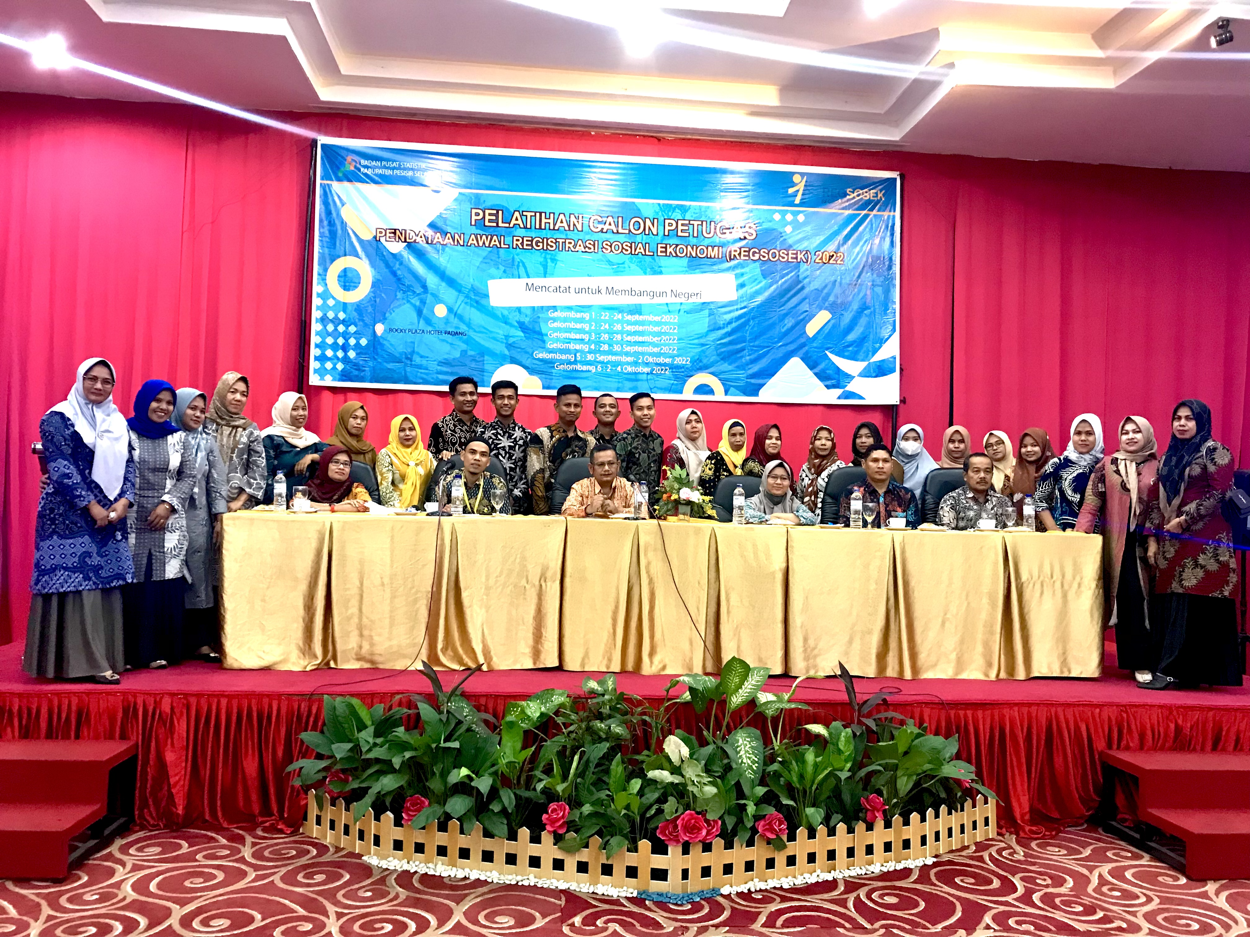 Petugas Regsosek Kecamatan Basa Ampek Balai Tapan Menghadiri Acara Pembukaan Pelatihan Regsosek Gelo