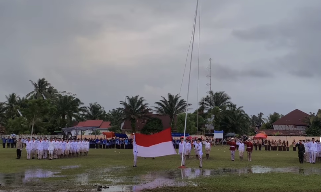 Upacara Penurunan Bendera Merah Putih pada Peringatan HUT Kemerdekaan Republik Indonesia yang ke 78 