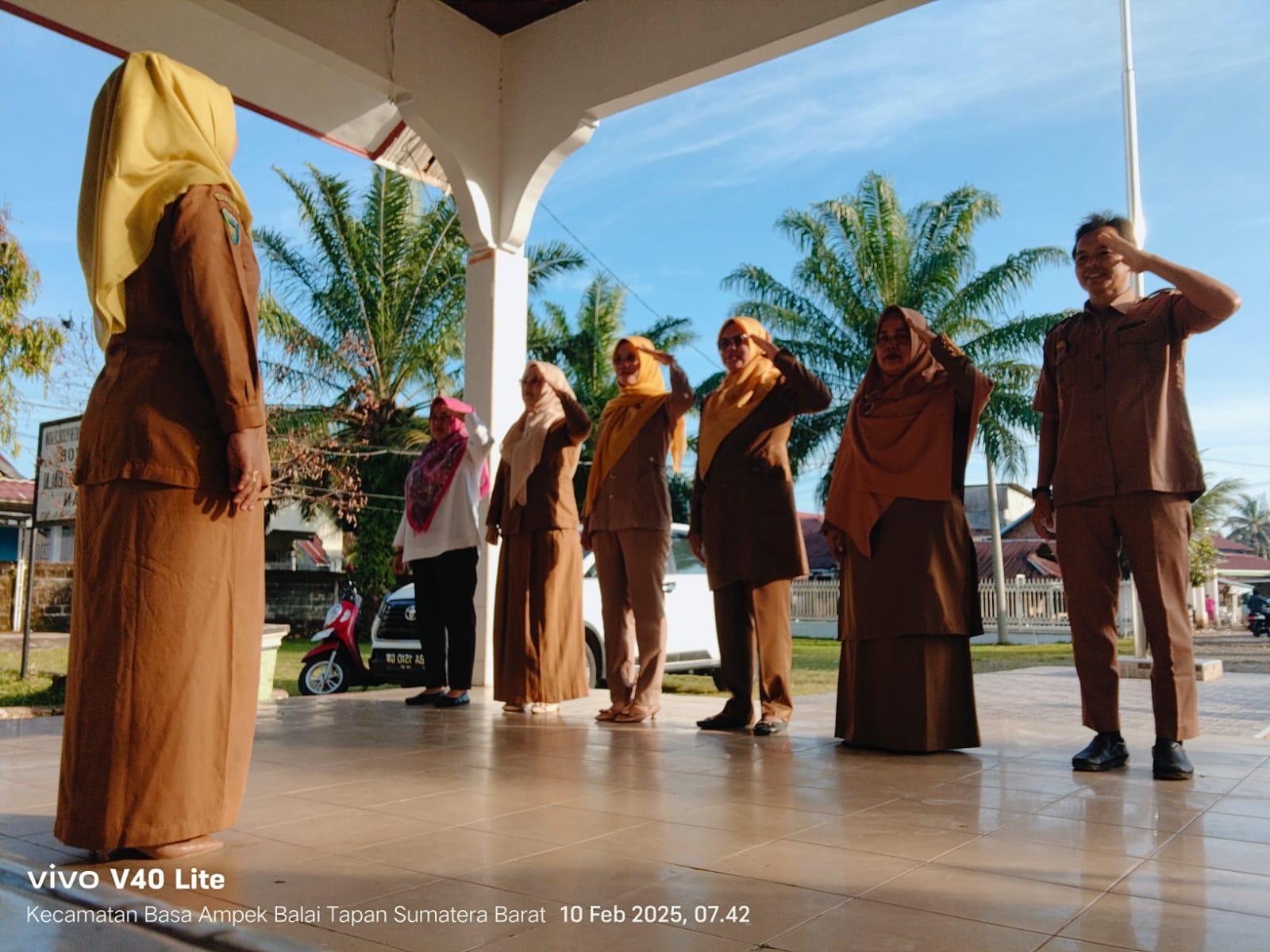 Apel Pagi Pegawai Kantor Kecamatan Basa Ampek Balai Tapan Senin 10 Februari 2025
