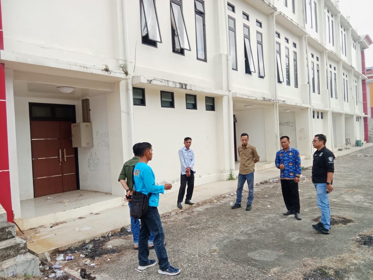 Sekretaris Kecamatan Basa Ampek Balai Tapan mendampingi kunjungan Dinas PU ke Gedung Perwakilan Kabu