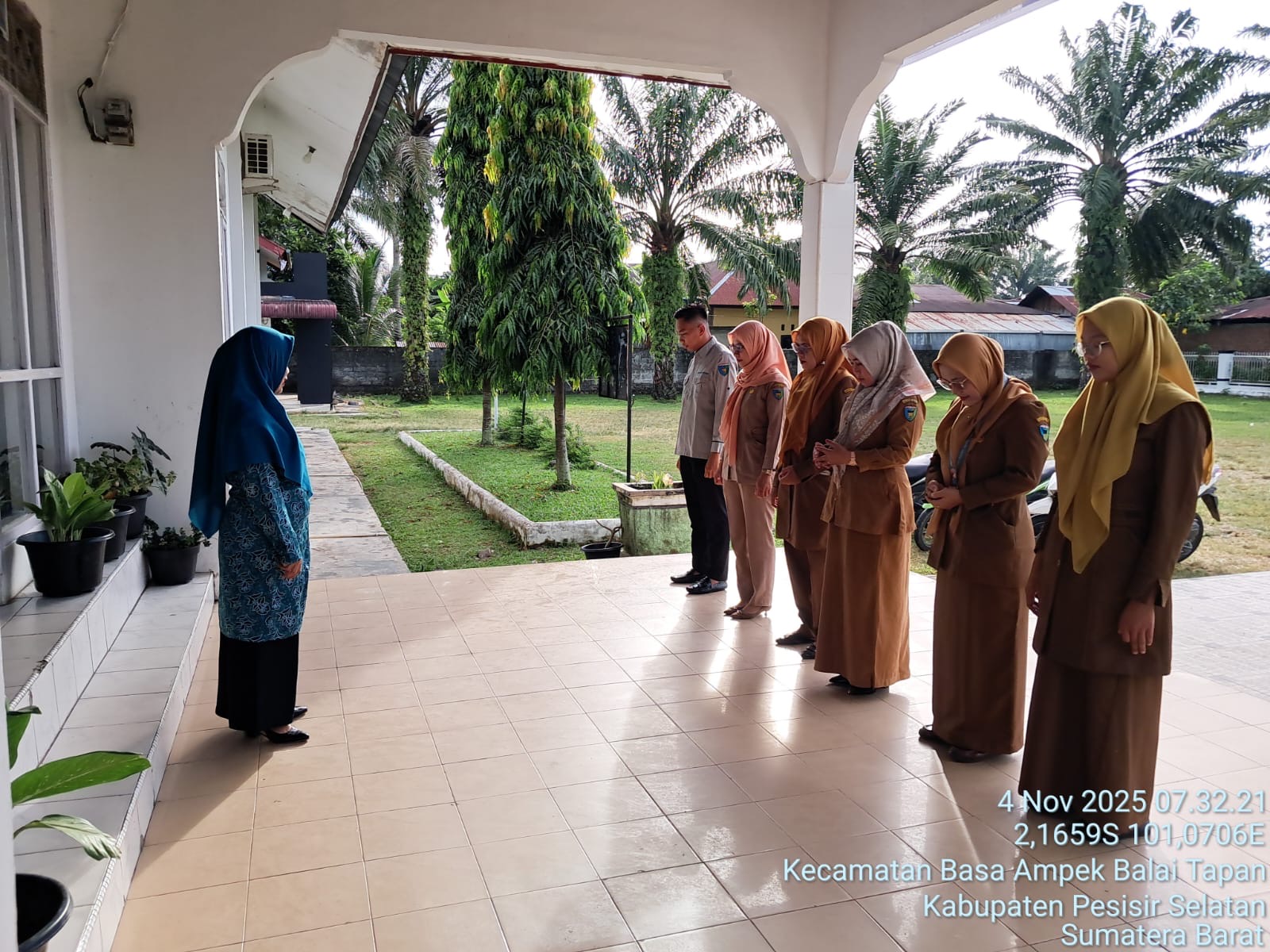Apel Pagi Pegawai Kantor Kecamatan Basa Ampek Balai Tapan dilaksanakan pada Selasa 04 November 2025
