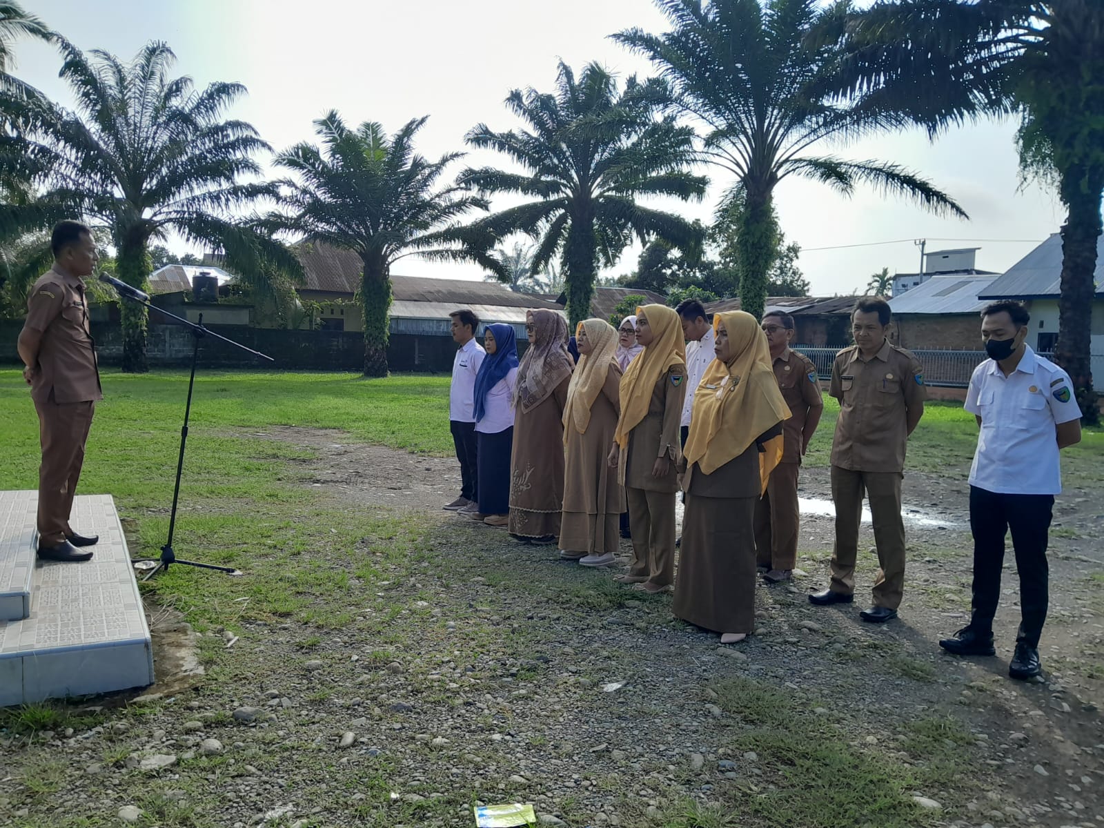 Apel Pagi Pegawai Kantor Camat pada hari Senin 13 November 2023