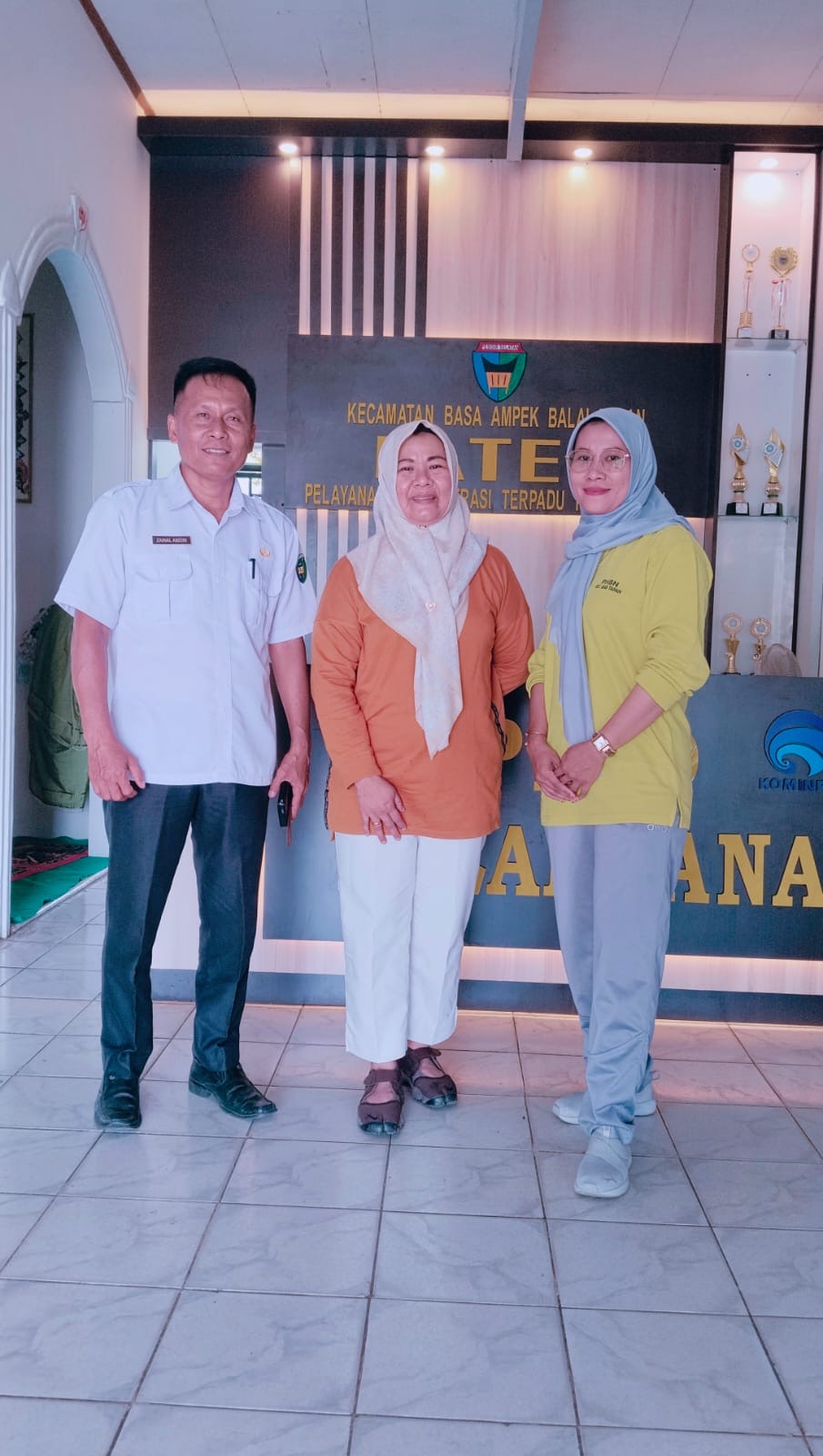 Kantor Kecamatan Basa Ampek Balai Tapan kedatangan Dinas PU Pesisir Selatan