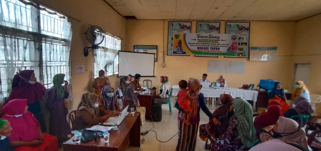Pelaksanaan Vaksinasi di Nagari Tapan