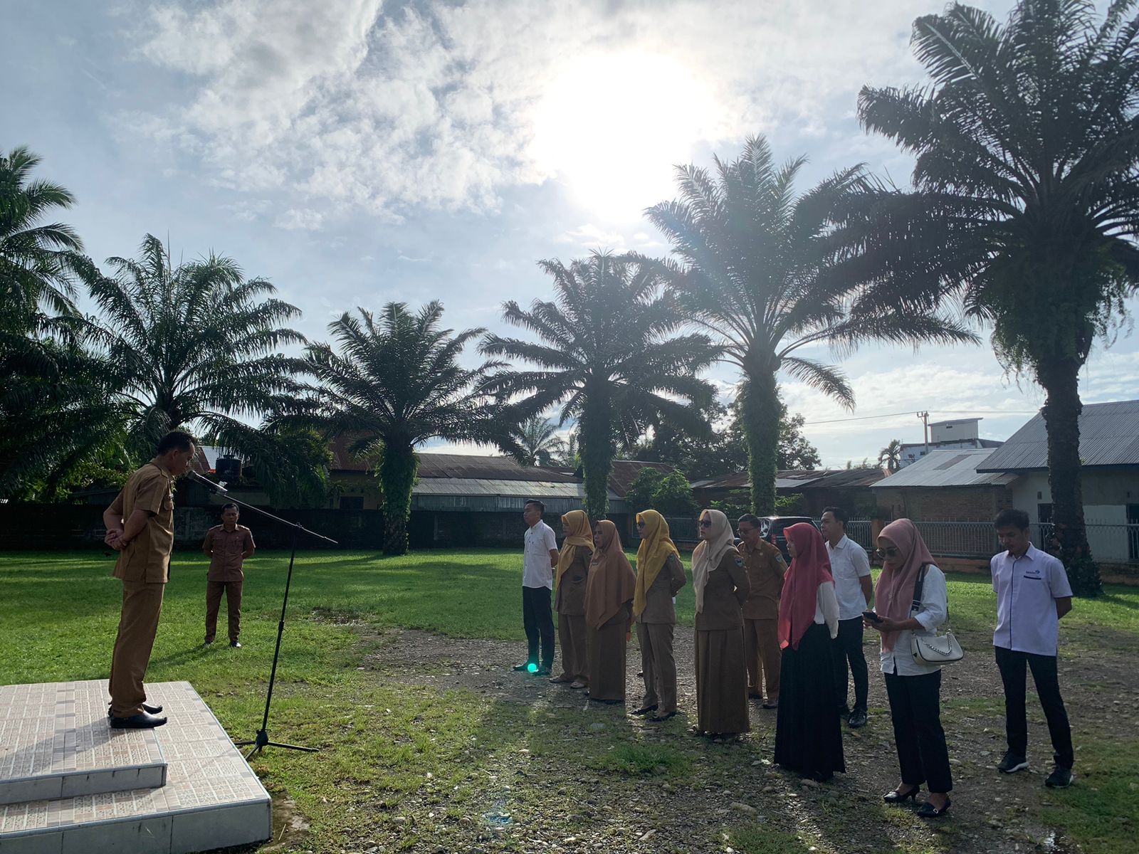 Apel Pagi di hari Senin 15 Januari 2024 Pegawai Kantor Kecamatan Basa Ampek Balai Tapan