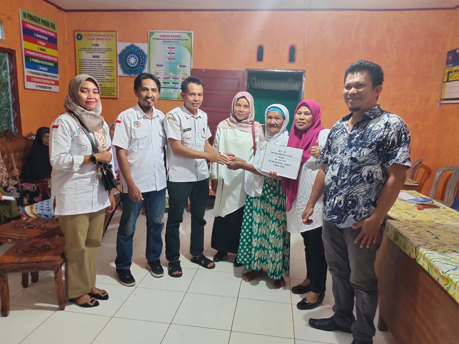 Pembagian BLT Bulan Januari sampai Dengan Maret 2023 Nagari Ampang Tulak Tapan