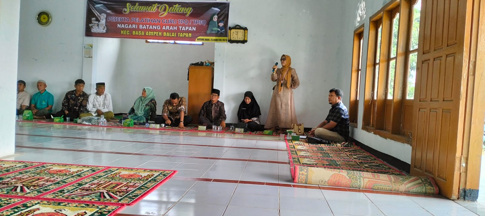 Kasi Kessos Kecamatan Basa Ampek Balai Tapan Menghadiri Pembukaan Pelatihan Guru TPQ dan TPSQ