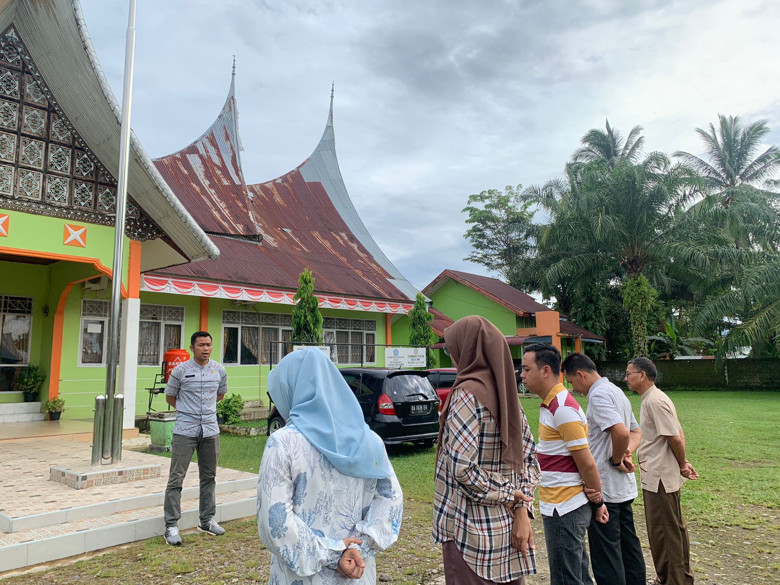 Kantor Kecamatan Basa Ampek Balai Tapan kembali melaksanakan Apel Pagi