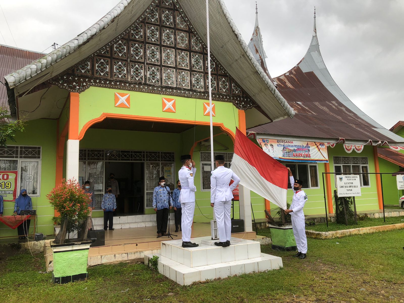 Upacara Hari Pahlawan Kecamatan Basa Ampek Balai Tapan