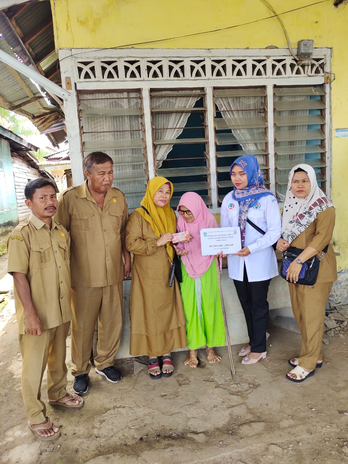 Penyaluran BLT DD Nagari Batang Betung Tapan