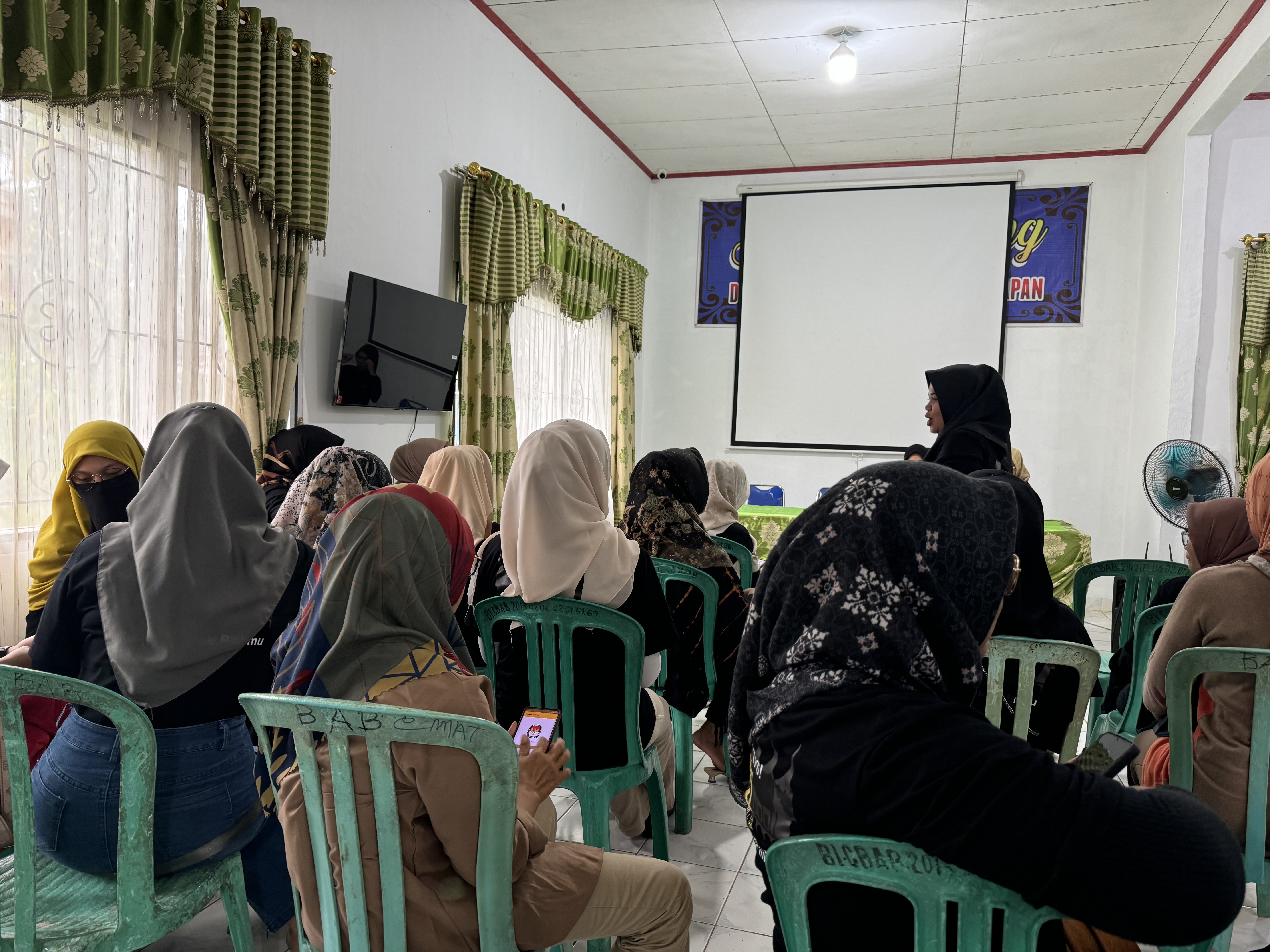 Uji Coba Penggunaan Aplikasi Sirekap bersama PPS dan PPK se Kecamatan Basa Ampek Balai Tapan