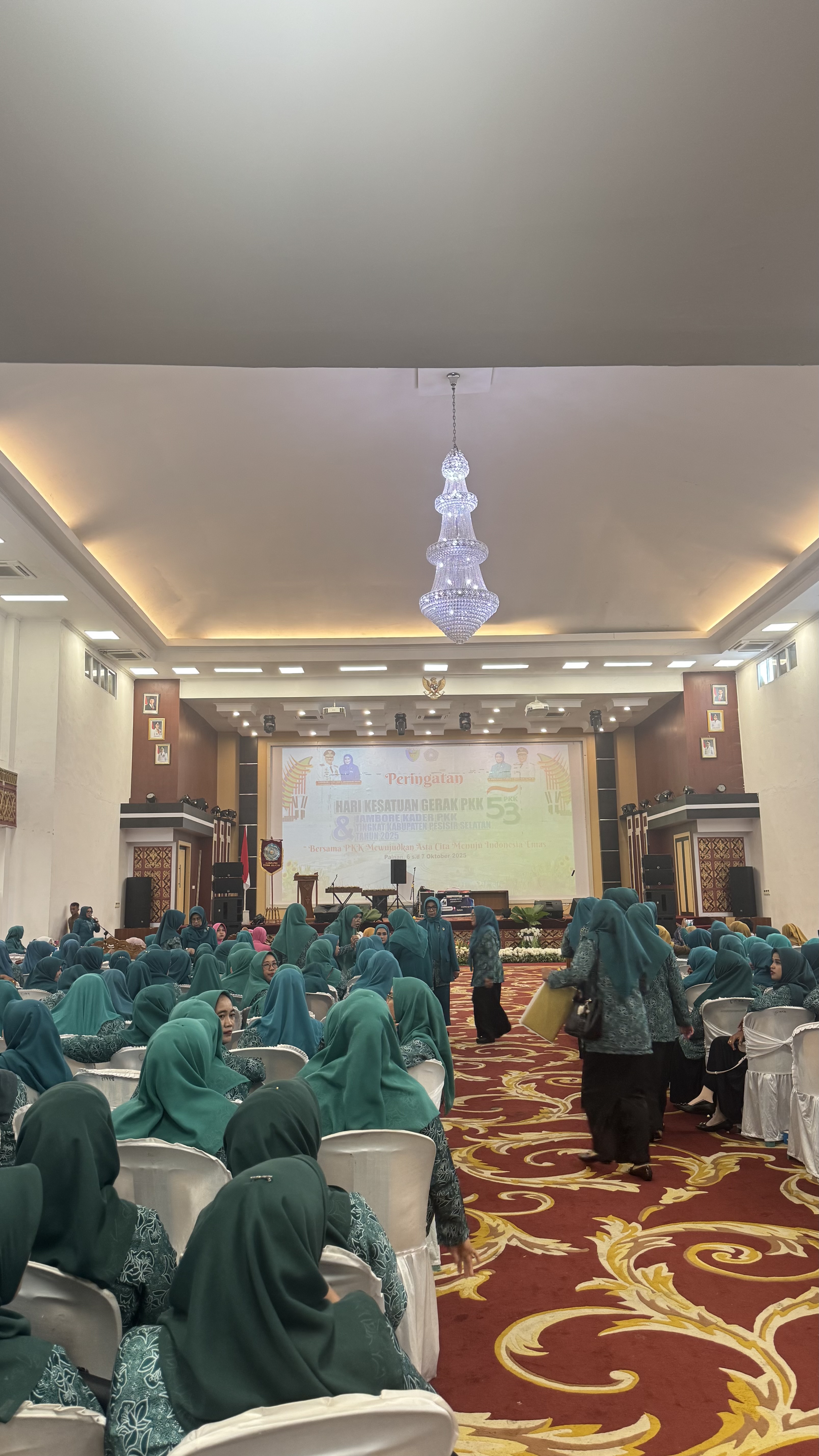 Camat Basa Ampek Balai Tapan menghadiri acara Pembukaan Jambore Kader PKK Tingkat Kabupaten Pesisir 