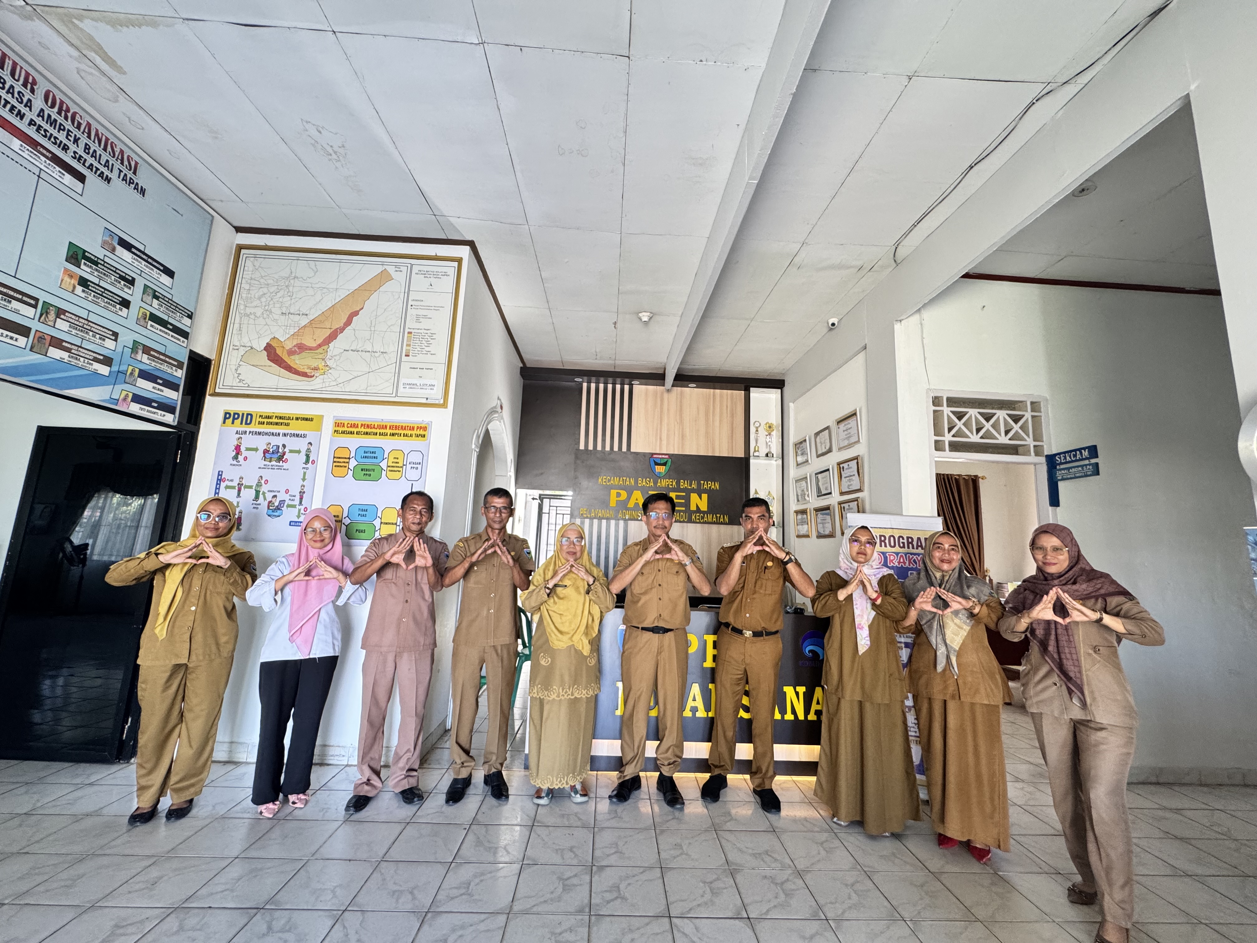 Penilaian Kearsipan Kantor Kecamatan Basa Ampek Balai Tapan oleh Dinas Perpustakaan dan Kearsipan Ka