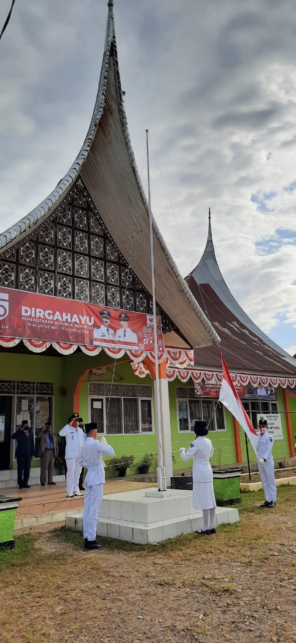 Upacara Peringatan HUT RI ke 75 Kecamatan Basa Ampek Balai Tapan